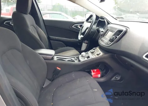 2015 Chrysler 200 Limited z USA, uszkodzony, nr VIN 1C3CCCAB8FN534790